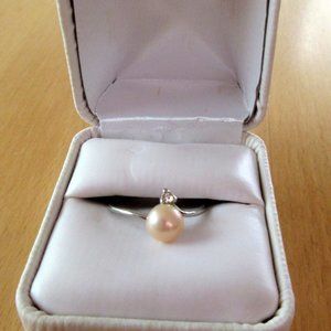 Faux pearl solitare ring with rhinestone - NOS